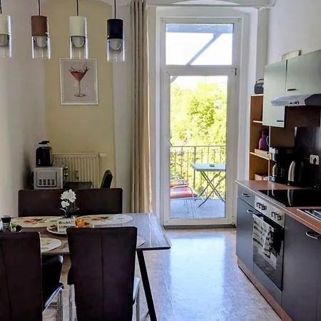 Apartment 4relax - Praktisch Und Bequem, 4 Betten, Zwei Plauen